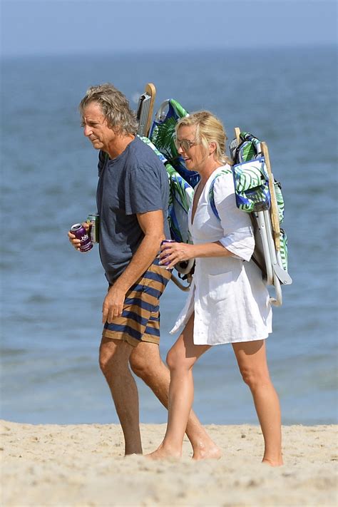 Jane Krakowski on the Beach in the Hamptons 08/14/2021